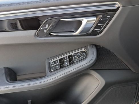 Certified 2023 Porsche Macan S image 20