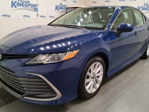 Used 2023 Toyota Camry LE FWD image 5