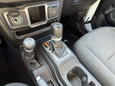 Used 2023 Jeep Wrangler Unlimited Sport AWD/4WD image 31