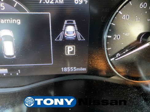 Used 2023 Nissan Kicks SV w/ Interior Electronics Package FWD image 14