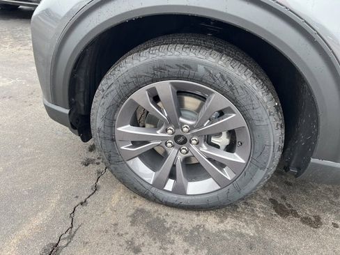 New 2026 Ford Explorer Active image 9