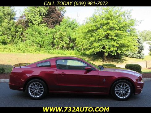 Used 2013 Ford Mustang Premium RWD image 4