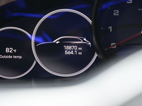 Certified 2023 Porsche Cayenne AWD/4WD image 18