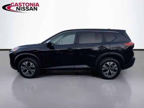 Used 2023 Nissan Rogue SV image 5