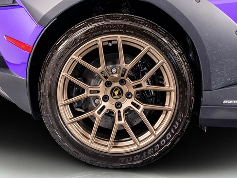 Used 2024 Lamborghini Huracan Sterrato image 14