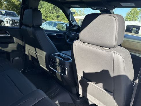 Used 2024 Chevrolet Silverado 1500 High Country image 33