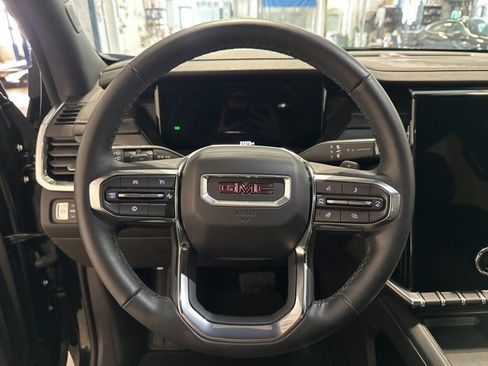 Used 2025 GMC Acadia Elevation image 18