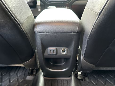 Used 2018 Chevrolet Colorado ZR2 image 33