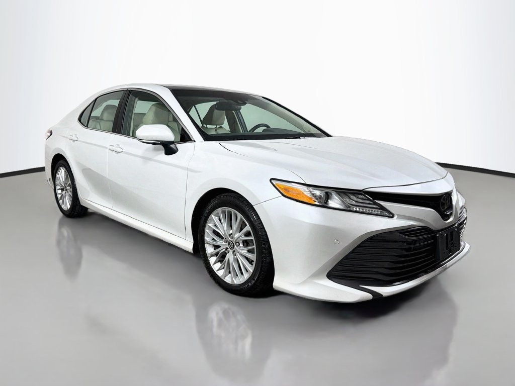 Used 2018 Toyota Camry XLE w/ Driver Assist Package FWD image 3