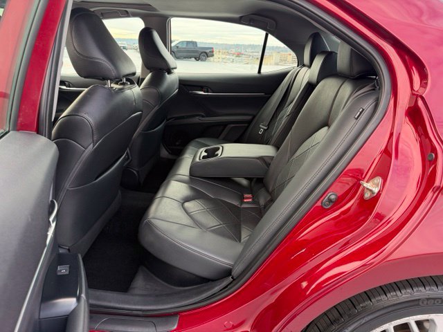 Used 2019 Toyota Camry XLE FWD image 11