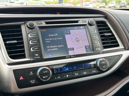 Used 2015 Toyota Highlander Limited AWD/4WD image 10