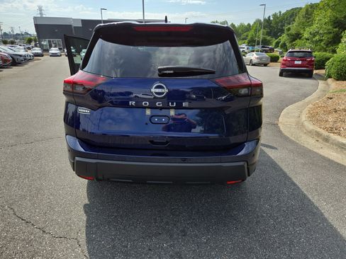 Certified 2026 Nissan Rogue SV w/ SV Premium Package FWD image 21