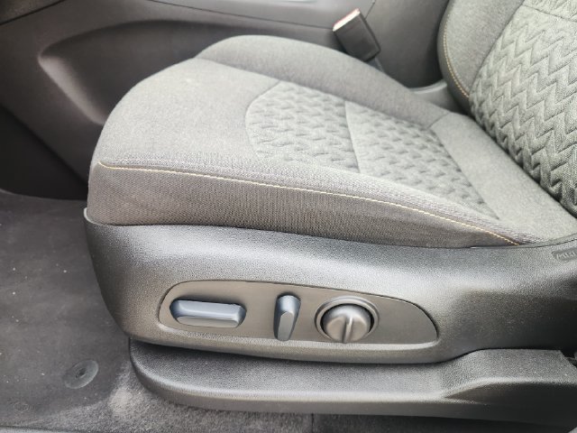 Used 2024 Chevrolet Equinox LT FWD image 23