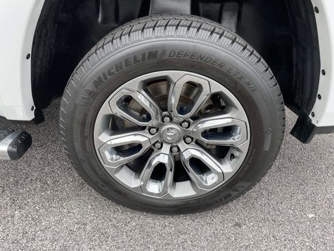 Used 2021 RAM 1500 Laramie w/ Sport Appearance Package image 12