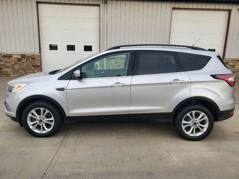 Used 2018 Ford Escape SE image 8