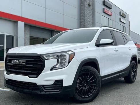 Used 2022 GMC Terrain SLE w/ Driver Convenience Package image 4