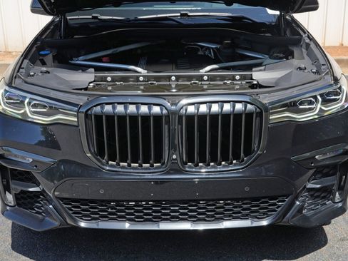 Used 2020 BMW X7 xDrive40i w/ M Sport Package AWD/4WD image 8