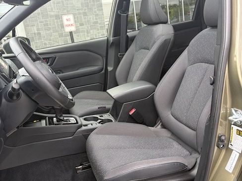 Used 2025 Subaru Forester Premium AWD/4WD image 13