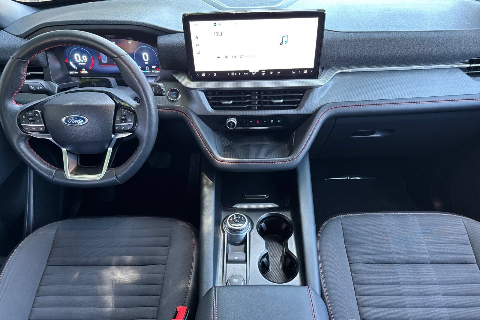 Certified 2025 Ford Explorer ST-Line AWD/4WD image 5