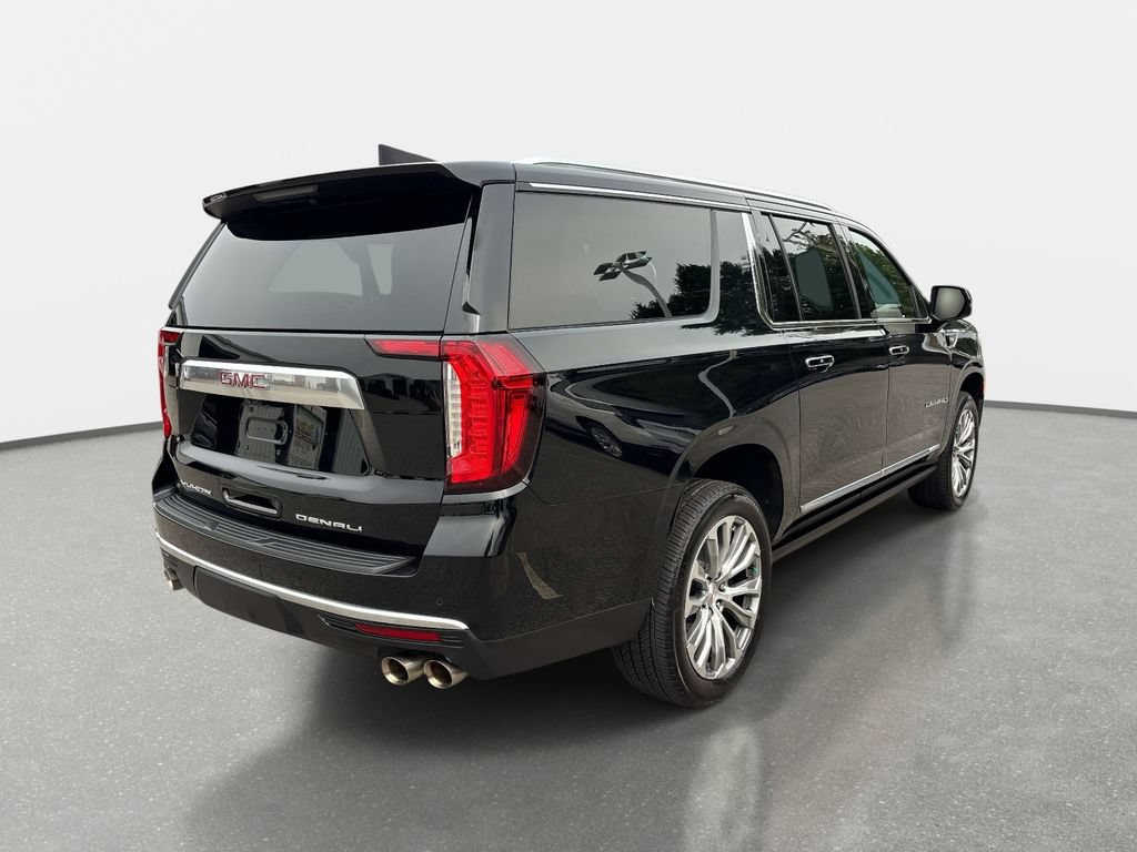 Used 2022 GMC Yukon XL Denali w/ Denali Premium Package AWD/4WD image 4