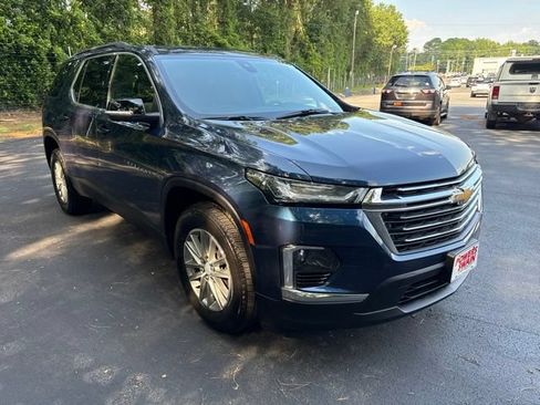 Used 2023 Chevrolet Traverse LT w/ Rear Camera Mirror Package AWD/4WD image 7