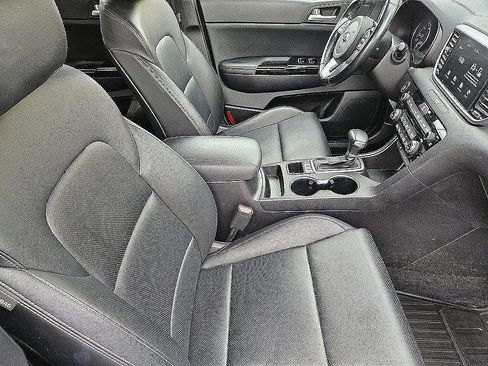 Used 2021 Kia Sportage EX AWD/4WD image 11