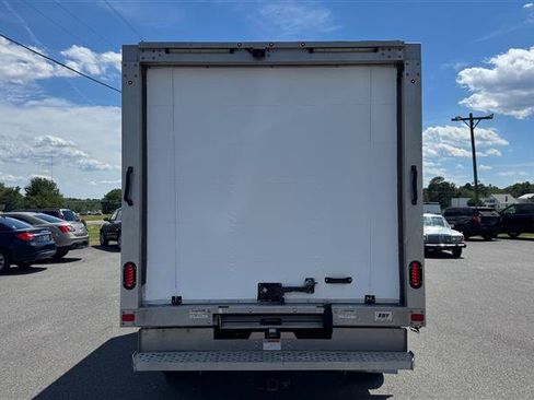 Used 2018 Ford Transit 350 156 DRW RWD image 8
