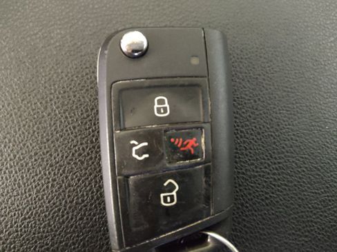 Used 2021 Volkswagen Atlas S FWD image 32