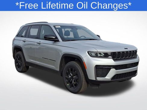 New 2026 Jeep Grand Cherokee Altitude AWD/4WD image 1