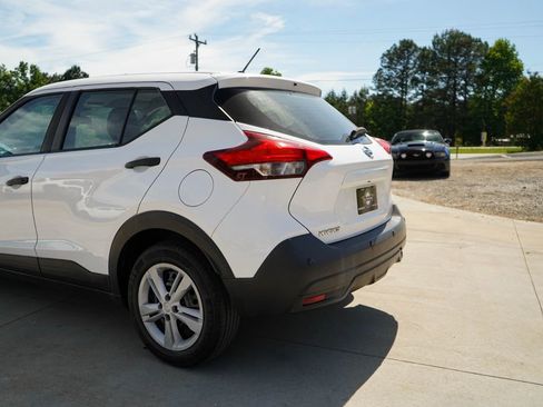 Used 2020 Nissan Kicks S FWD image 20