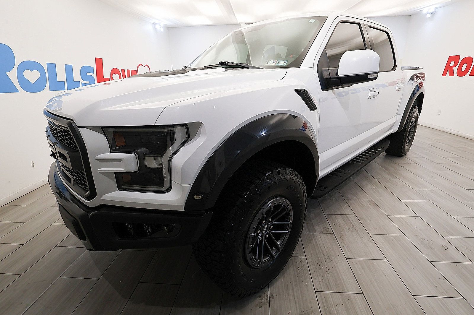 Used 2019 Ford F150 Raptor w/ Equipment Group 802A Luxury AWD/4WD image 1