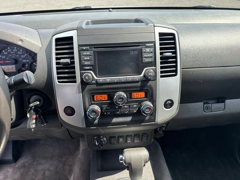 Used 2018 Nissan Frontier SV w/ Value Truck Package AWD/4WD image 16