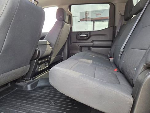 Used 2019 Chevrolet Silverado 1500 Custom w/ Custom Value Package image 5