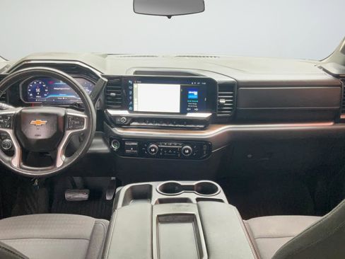 Used 2024 Chevrolet Silverado 2500 LT AWD/4WD image 12