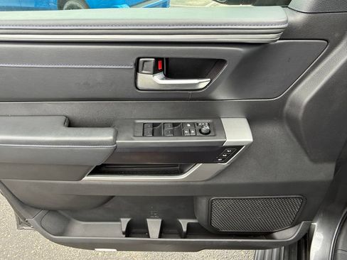 Used 2024 Toyota Sequoia Platinum AWD/4WD image 17