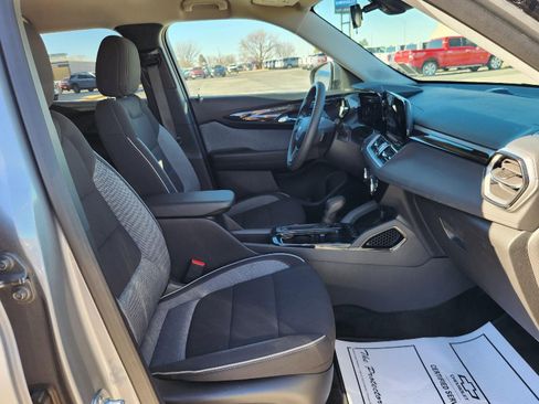 Used 2025 Chevrolet TrailBlazer LT image 23