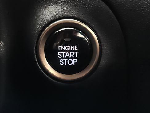 Used 2014 Hyundai Genesis 3.8 image 29