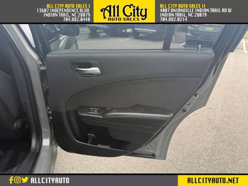 Used 2017 Dodge Charger R/T w/ Navigation & Travel Group RWD image 24