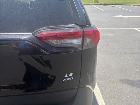 Used 2023 Toyota RAV4 LE AWD/4WD image 6