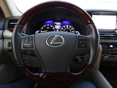 Used 2015 Lexus LS 460 image 32