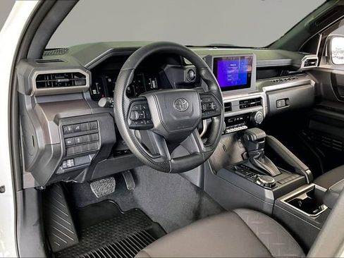 Used 2025 Toyota Tacoma SR5 AWD/4WD image 14