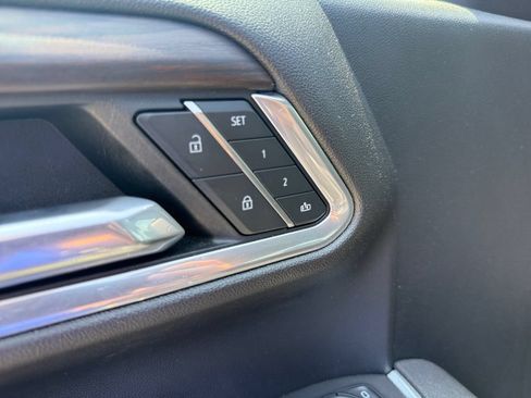 Used 2025 GMC Sierra 1500 SLT AWD/4WD image 16