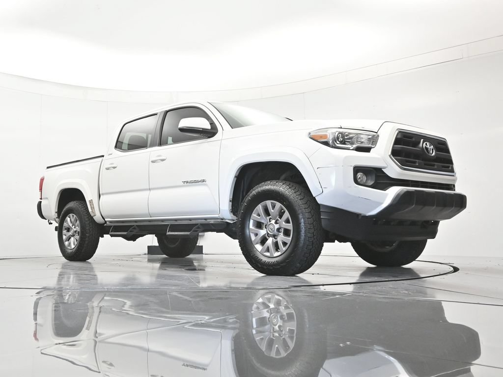 Used 2017 Toyota Tacoma SR5 w/ Tow Package AWD/4WD image 38