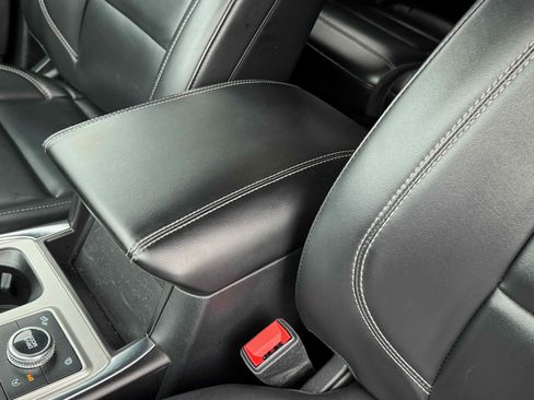 Certified 2021 Ford Explorer XLT w/ Equipment Group 202A image 27