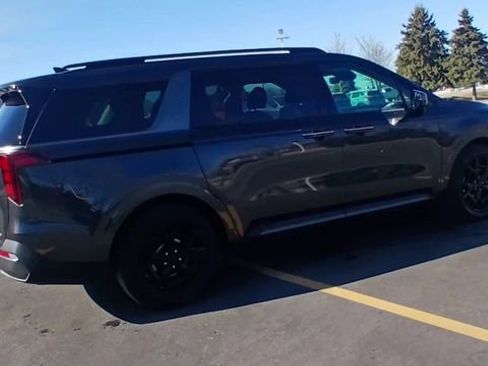 New 2026 Kia Carnival SX w/ SX Dark Edition Package FWD image 3
