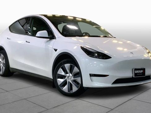 Used 2023 Tesla Model Y AWD image 2