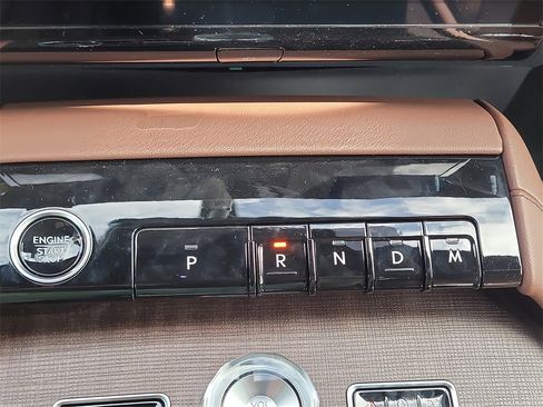 New 2025 Lincoln Navigator Reserve image 29