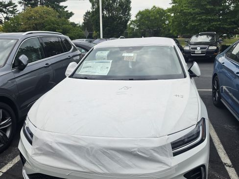 New 2026 Volkswagen Jetta SE FWD image 1