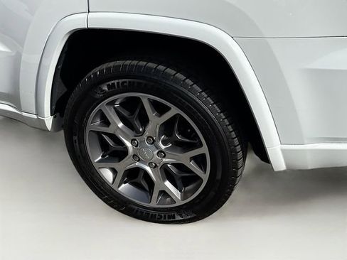 Used 2020 Jeep Grand Cherokee Overland image 32