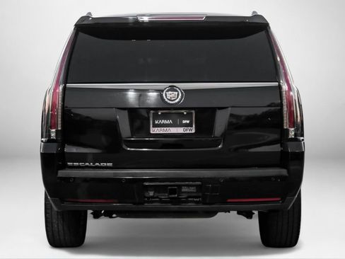Used 2015 Cadillac Escalade Luxury image 7